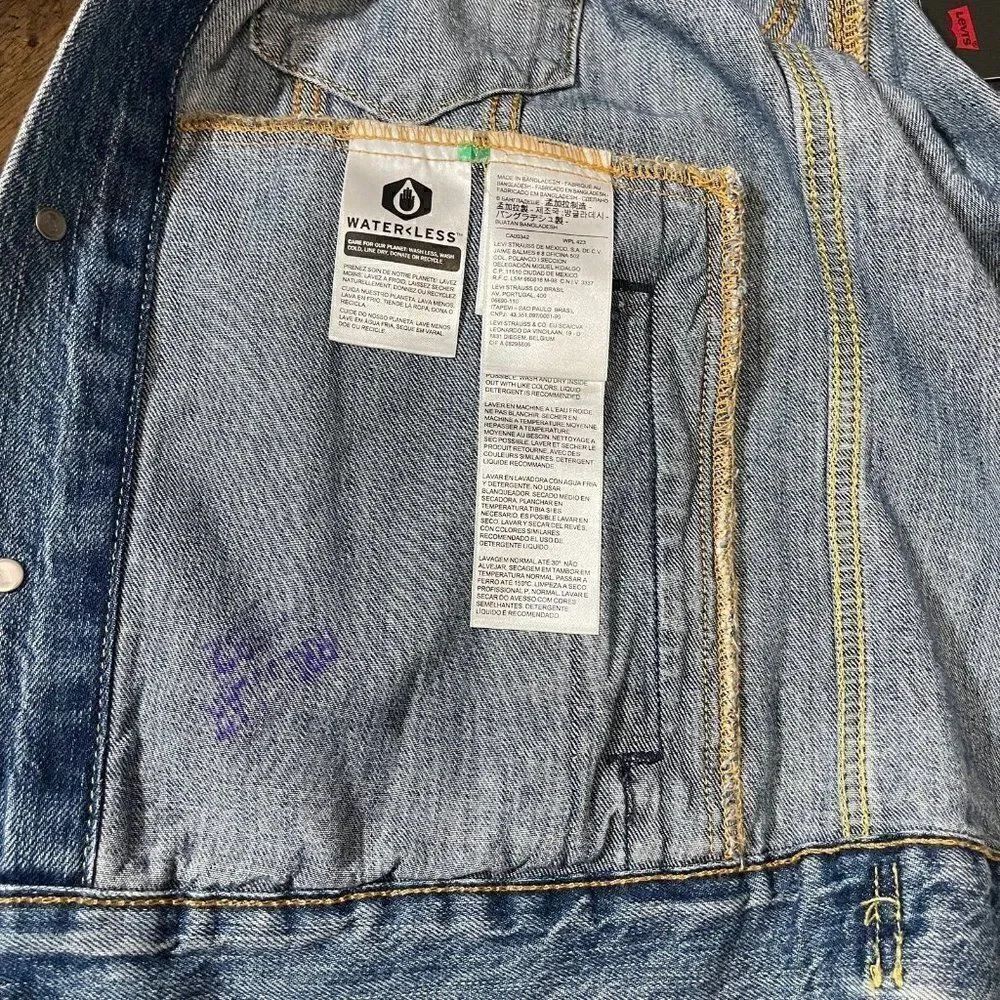 Levi’s Men’s Trucker Jacket  - Picture 6 of 12